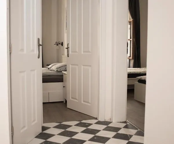 Апартаменты Florenc With 3-bathrooms & Bedrooms *