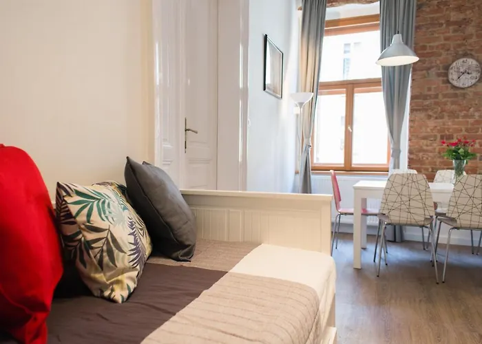 Florenc With 3-bathrooms & Bedrooms Апартаменты *