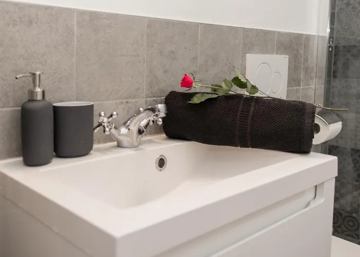 Апартаменты Florenc With 3-bathrooms & Bedrooms *