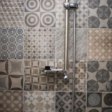 Florenc With 3-bathrooms & Bedrooms