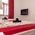 Florenc With 3-bathrooms & Bedrooms