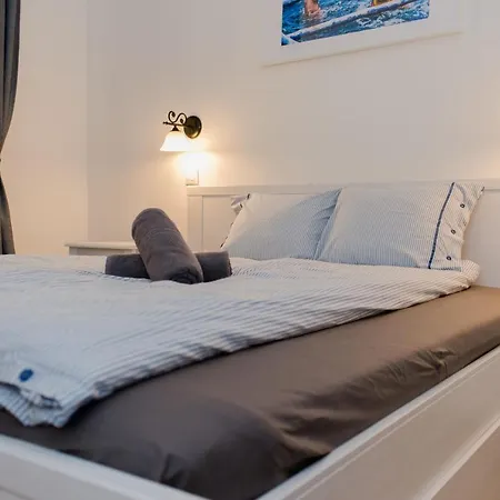 Florenc With 3-bathrooms & Bedrooms 公寓 *