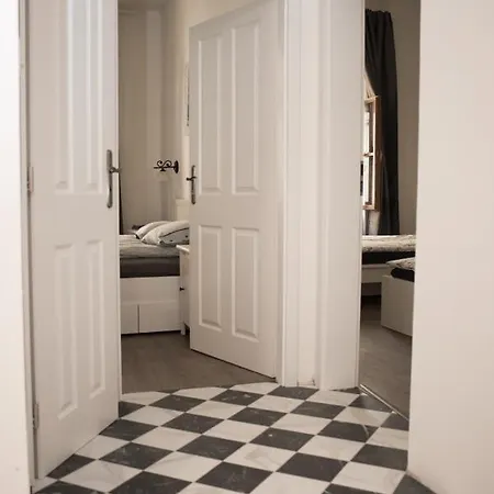 Apartment Florenc With 3-bathrooms & Bedrooms *