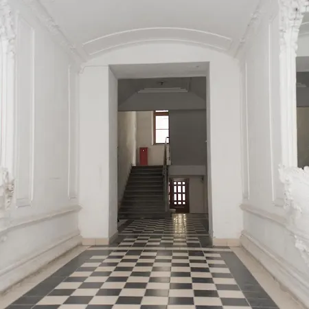 Florenc With 3-bathrooms & Bedrooms Apartment